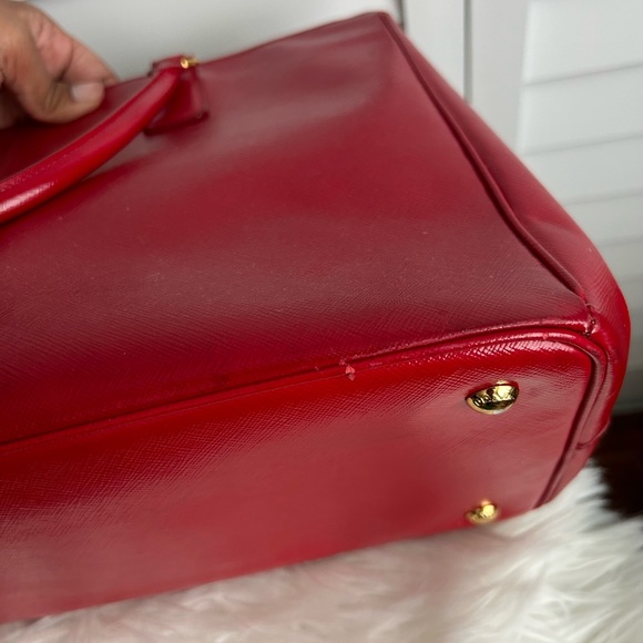 Prada | Vernice saffiano lux structured satchel tote - Picture 14 of 17